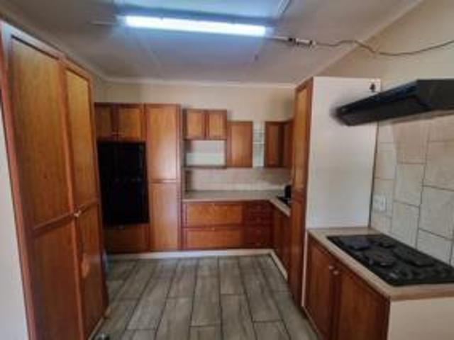 4 Bedroom House in Lindene
