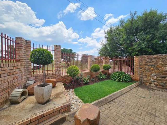 4 Bedroom House in Lydenburg Mashishing