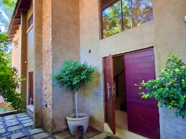 4 Bedroom House in Lynnwood Glen