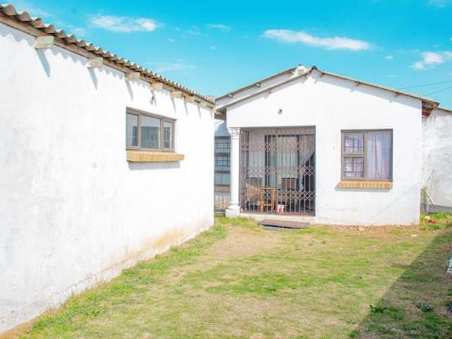 4 Bedroom House in Motherwell