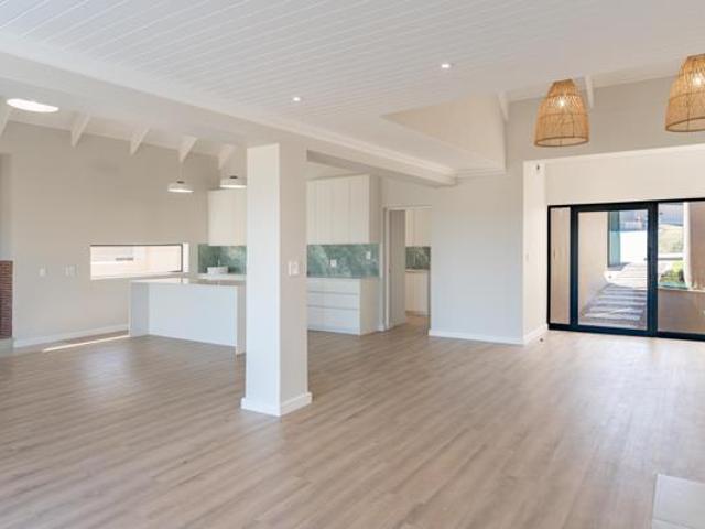4 Bedroom House in Mount Royal Golf Estate