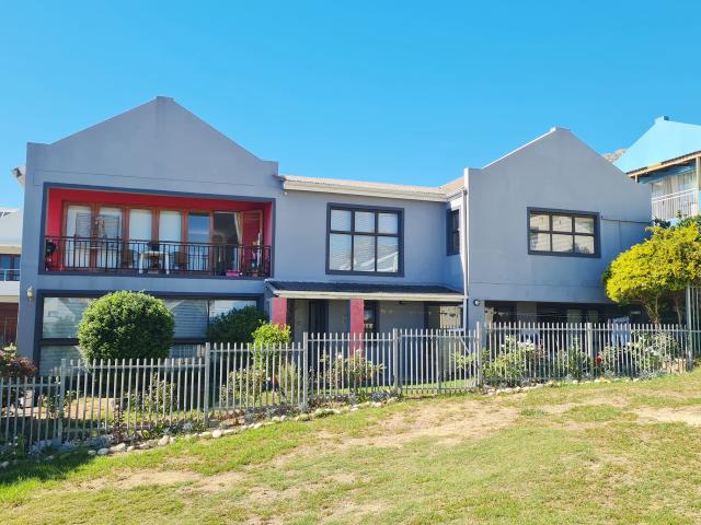 4 Bedroom House in Mountainside