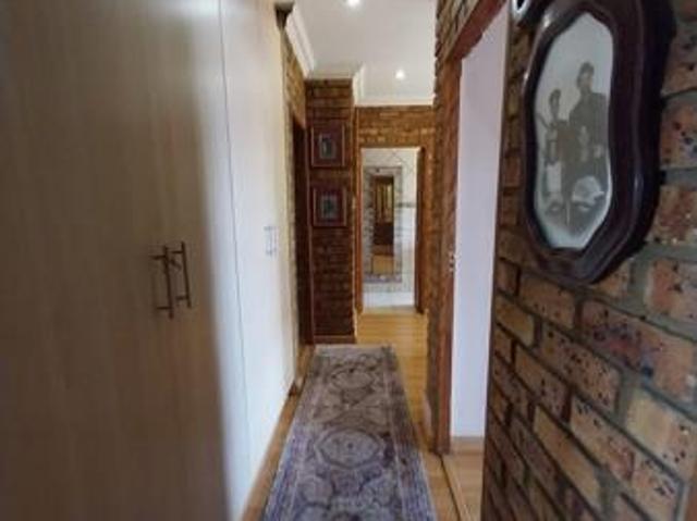 4 Bedroom House in Model Park