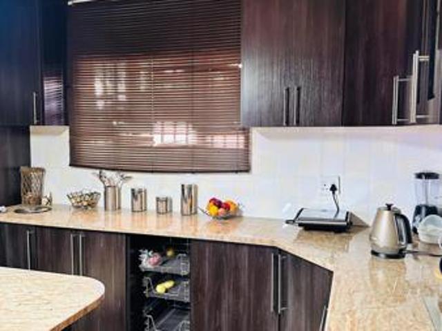 4 Bedroom House in Model Park