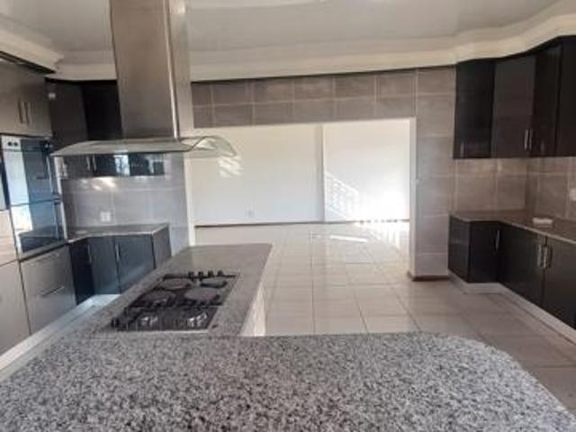 4 Bedroom House in Modelpark