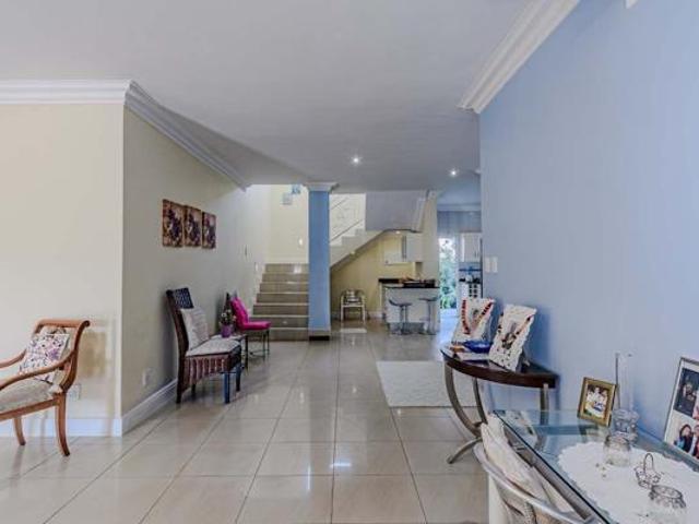 4 Bedroom House in Monavoni