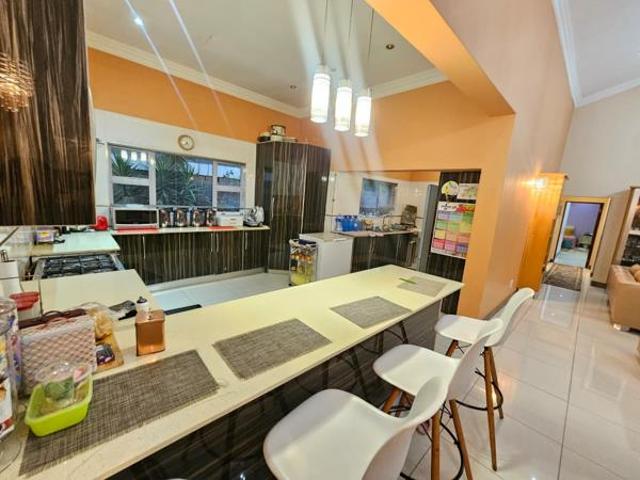 4 Bedroom House in Monavoni
