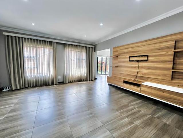 4 Bedroom House in Monavoni