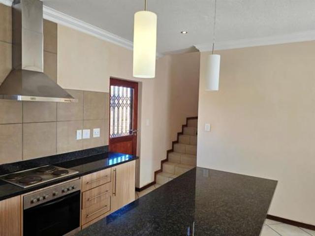 4 Bedroom House in Monavoni