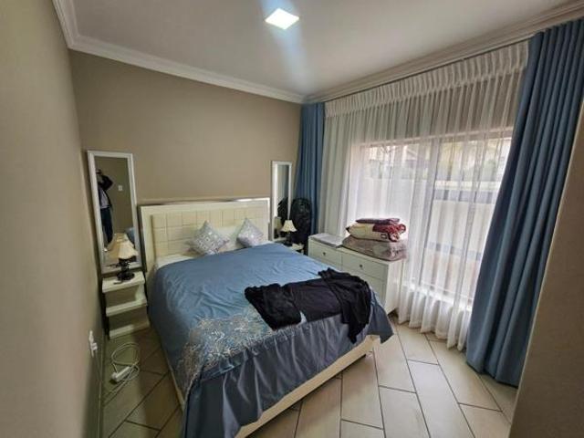 4 Bedroom House in Monavoni