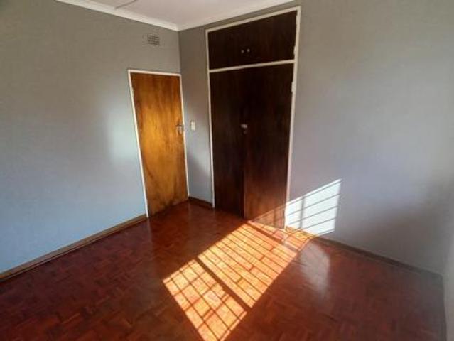 4 Bedroom House in Mondeor