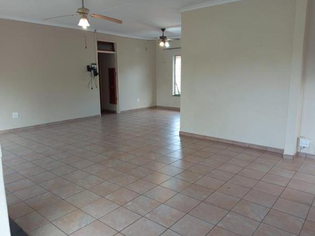 4 Bedroom House in Montana Tuine