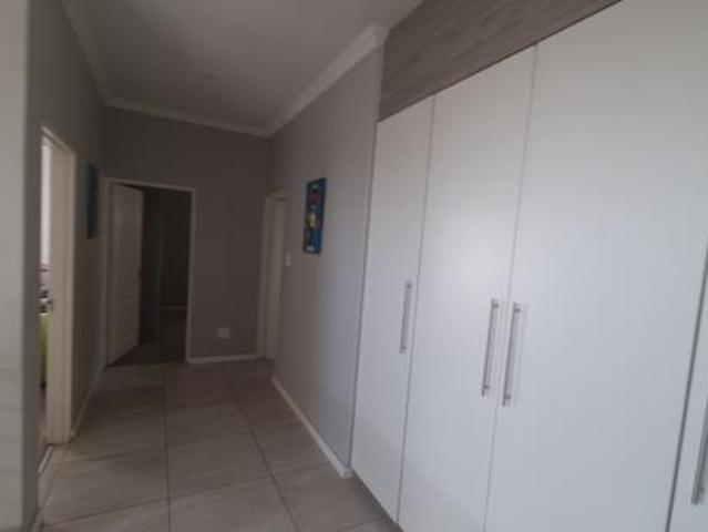 4 Bedroom House in Montana Tuine