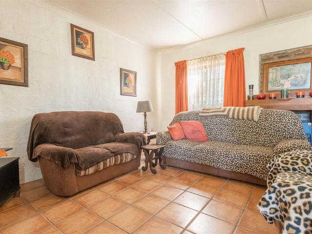 4 Bedroom House in Monteseel
