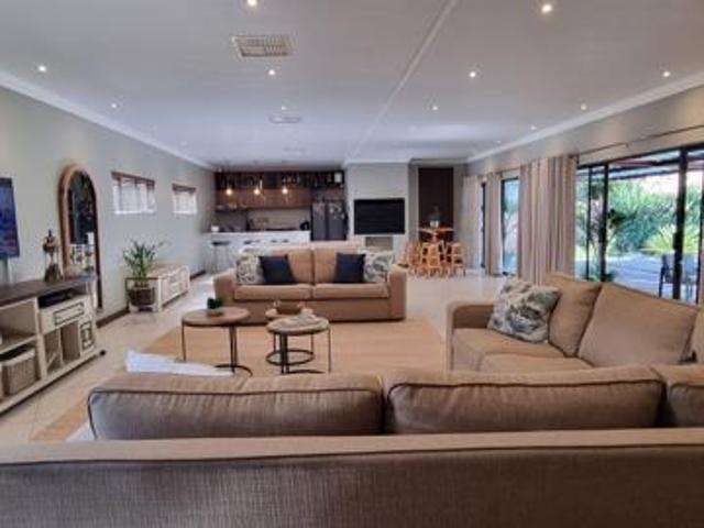 4 Bedroom House in Monument Heights