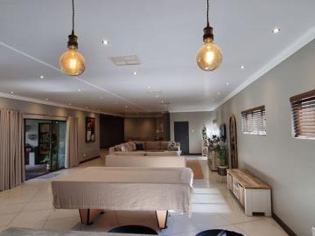 4 Bedroom House in Monument Heights