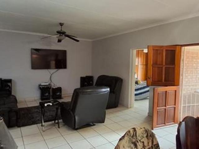 4 Bedroom House in Mookgophong Naboomspruit