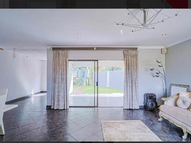 4 Bedroom House in Mooinooi