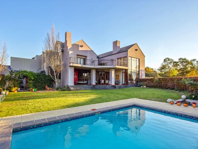 4 Bedroom House in Mooikloof Equestrian Estate