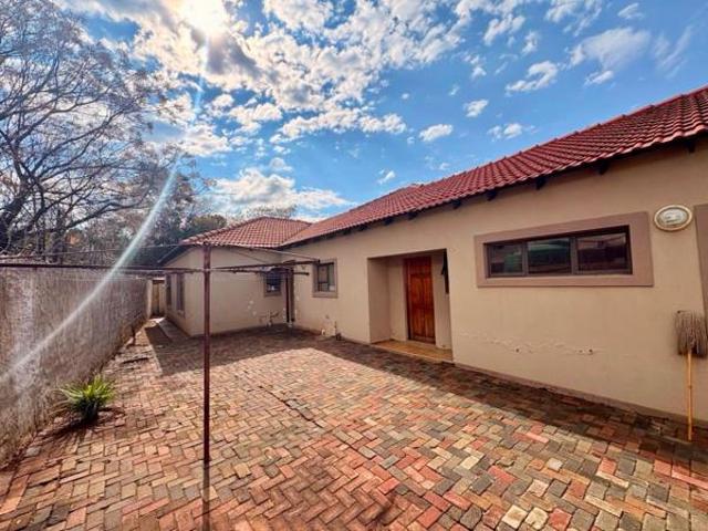 4 Bedroom House in Mooivallei Park