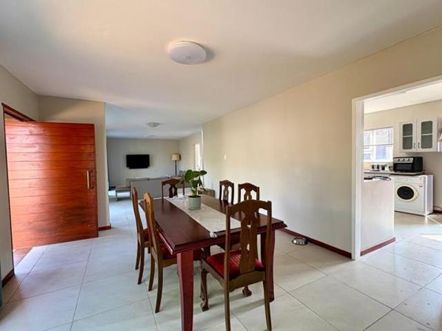 4 Bedroom House in Moreleta Park