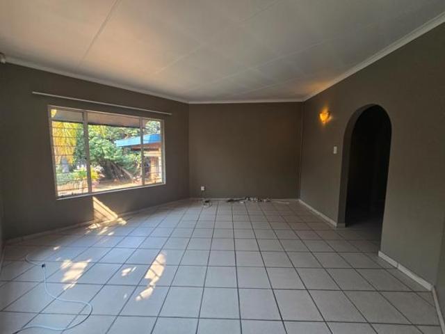 4 Bedroom House in Moreleta Park