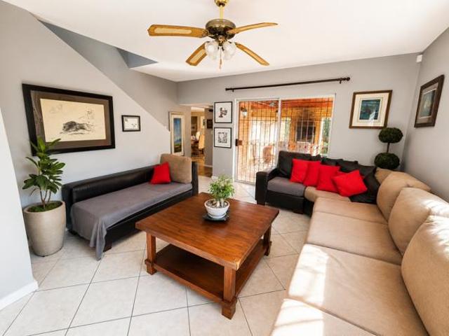 4 Bedroom House in Moreleta Park
