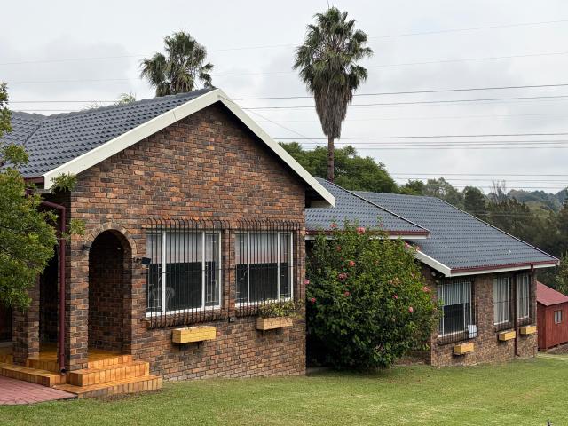 4 Bedroom House in Moreletapark