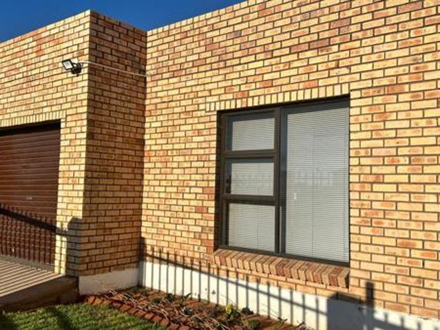 4 Bedroom House in Morning Glory