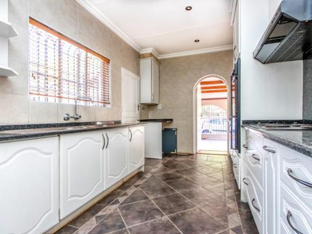 4 Bedroom House in Morningside Manor