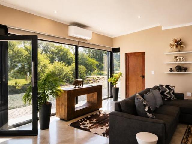 4 Bedroom House in Mabalingwe Nature Reserve