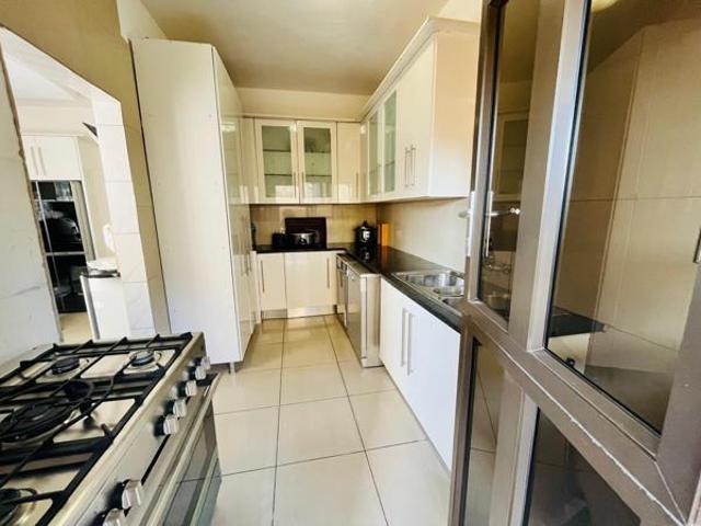 4 Bedroom House in Magaliesberg Country Estate