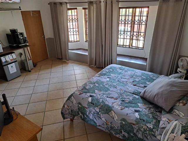 4 Bedroom House in Magalieskruin