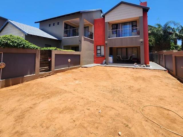 4 Bedroom House in Magalieskruin