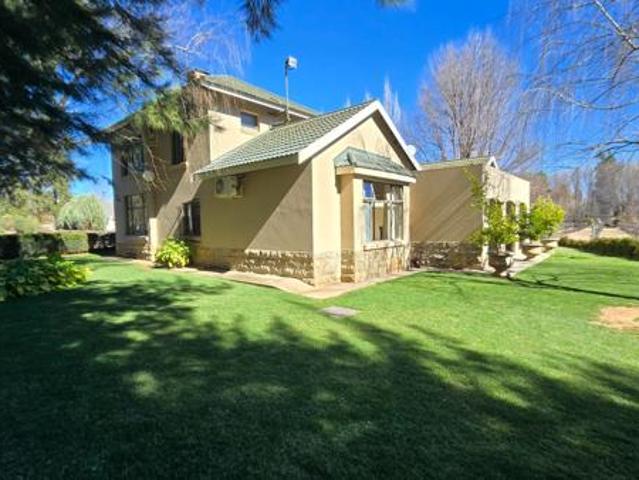 4 Bedroom House in Magersfontein Memorial Golf Estate