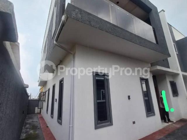 4 Bedroom House in Magodo Kosofe/Ikosi Lagos | House for sale in kosofe ikosi | House in kosofe ikosi | 4 Bedroom | PropertyPro Nigeria
