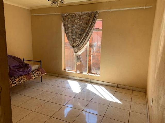 4 Bedroom House in Mahwelereng