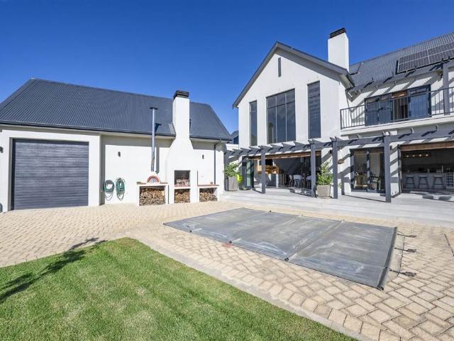 4 Bedroom House in Malmesbury