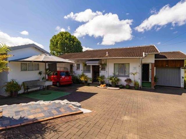4 Bedroom House in Malvern