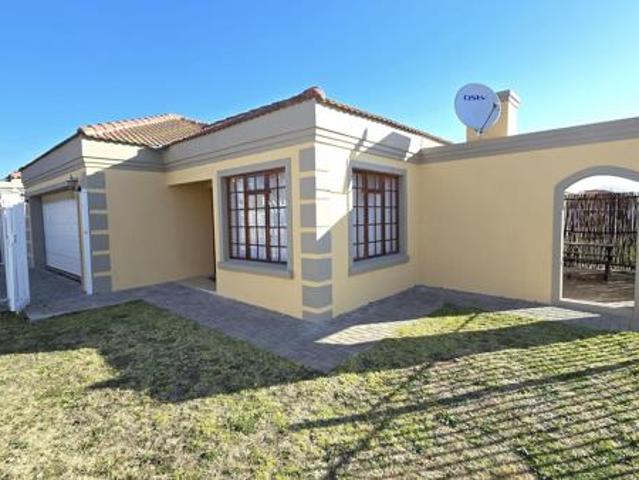 4 Bedroom House in Mandela View