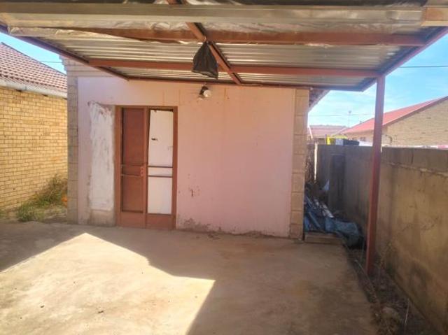 4 Bedroom House in Mandela View