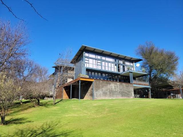 4 Bedroom House in Maselspoort