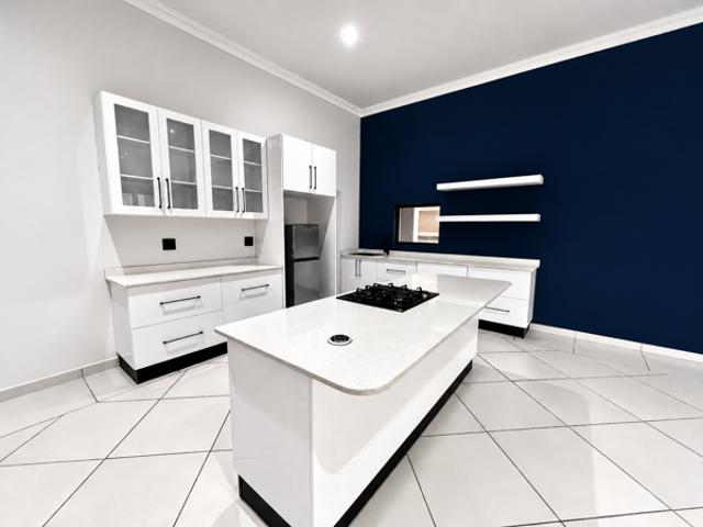 4 Bedroom House in Meer En See