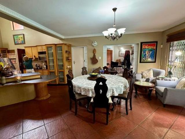 4 Bedroom House in Meer En See