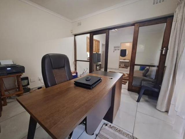 4 Bedroom House in Meer En See