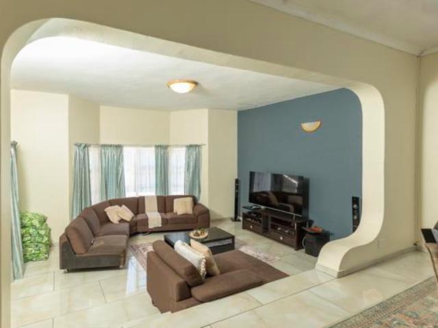 4 Bedroom House in Meer En See