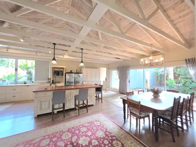 4 Bedroom House in Meer En See
