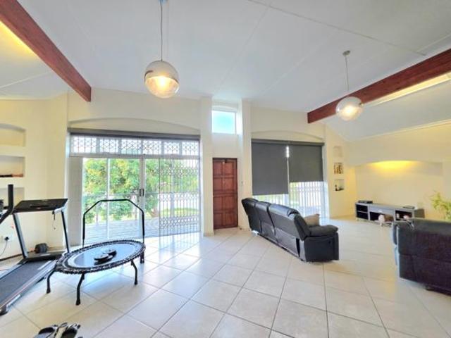 4 Bedroom House in Meer En See