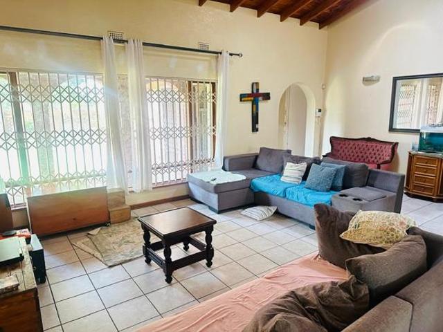4 Bedroom House in Meer En See