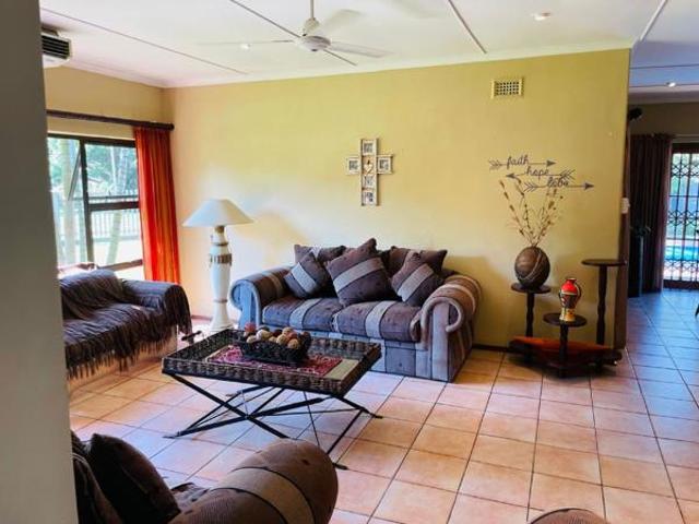 4 Bedroom House in Meer En See
